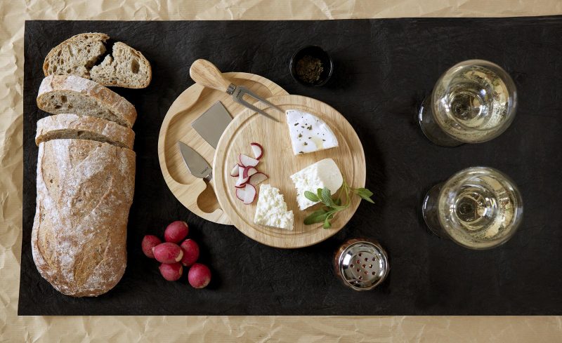 Brie Circular Cutting Board w/3 Cheese Tools - 7