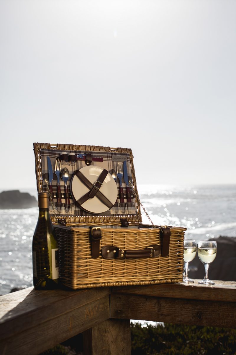 Bristol Picnic Basket w/Service for 2 - 2