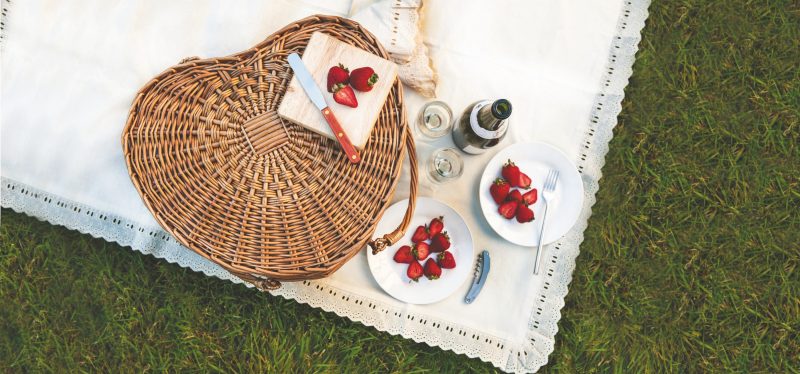 Heart Picnic Basket - Willow Basket w/Deluxe Picnic Service For 2 - 4