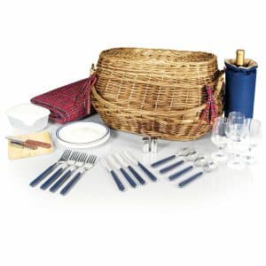 Highlander Picnic Basket w/Service for 4