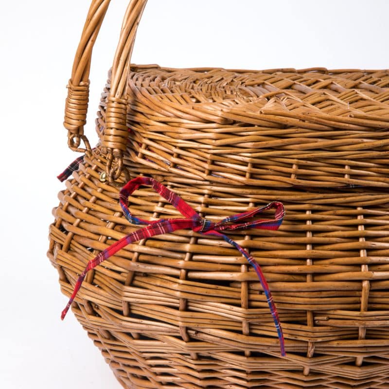 Highlander Picnic Basket w/Service for 4 - 7