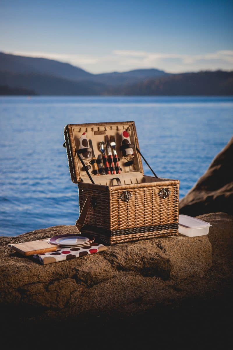 Yellowstone - Moka Picnic Basket w/Deluxe Service for 2 - 2